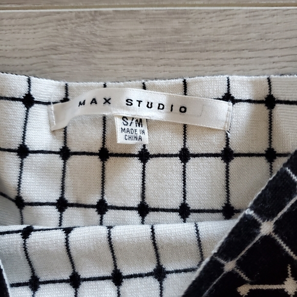 NWT MAX STUDIO Size Sm Knit Skirt - Picture 2 of 4